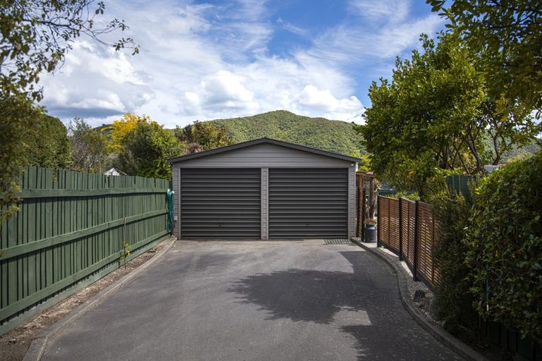 Photo of property in 57 Moana View Road, Waikawa, Picton, 7220