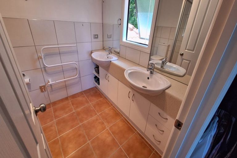 Photo of property in 44 Parkwood Crescent, Gulf Harbour, Whangaparaoa, 0930