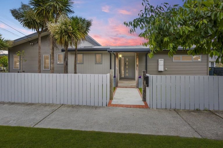 Photo of property in 21 Pempsey Street, Silverstream, Upper Hutt, 5019