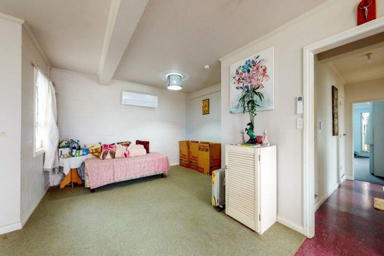 Photo of property in 15 Main Road, Titahi Bay, Porirua, 5022