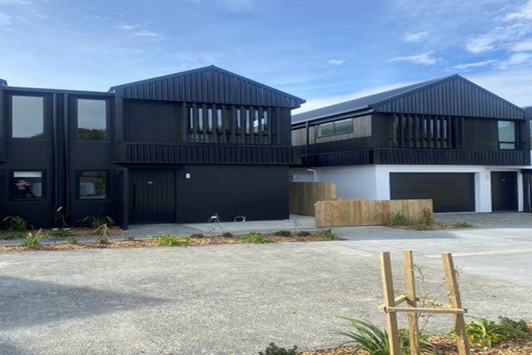 Photo of property in 19/6 Bushland Grove, Paparangi, Wellington, 6037