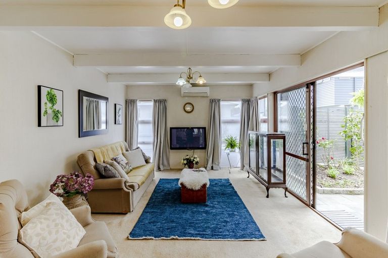 Photo of property in 2/19 Church Road, Taradale, Napier, 4112