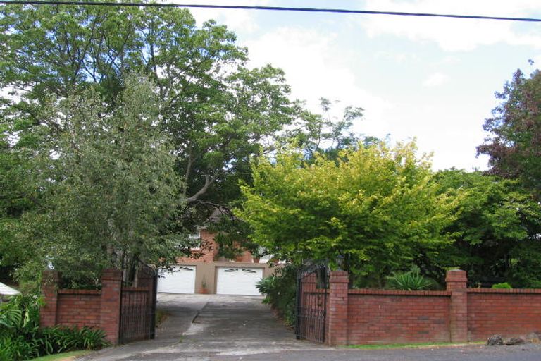 Photo of property in 77 Takahe Road, Titirangi, Auckland, 0604