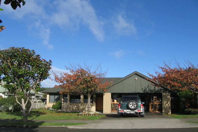 Photo of property in 4 Beachwater Grove, Paraparaumu Beach, Paraparaumu, 5032