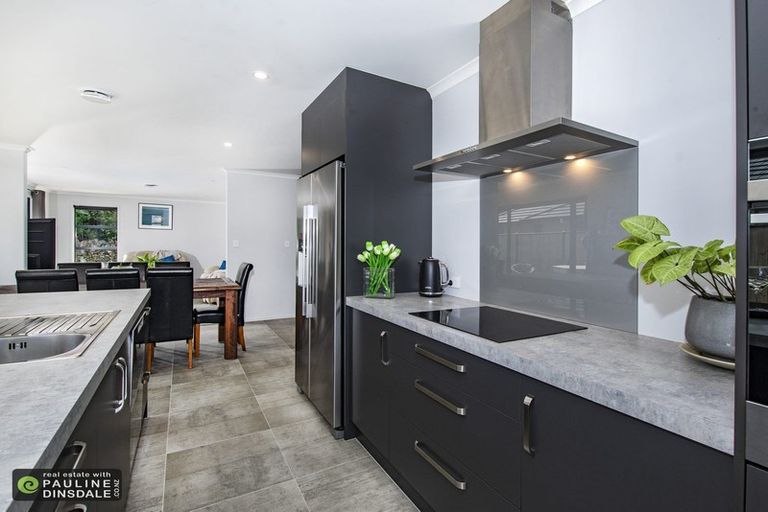 Photo of property in 9 Sycamore Drive, Te Kamo, Whangarei, 0112