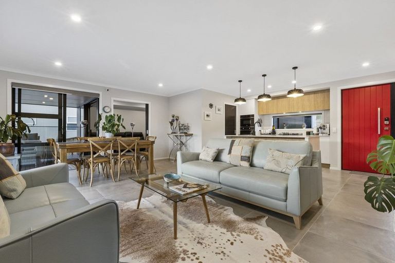 Photo of property in 15 Bob Carter Place, Welcome Bay, Tauranga, 3175