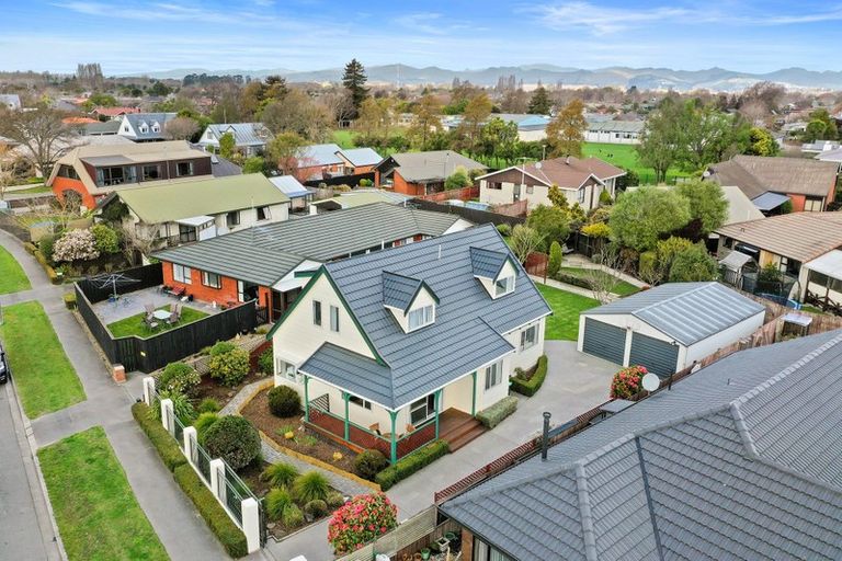 Photo of property in 4 Pyatt Place, Redwood, Christchurch, 8051