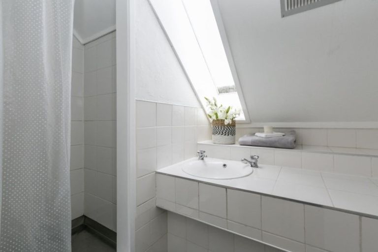 Photo of property in 11 Shortland Place, Havelock North, 4130