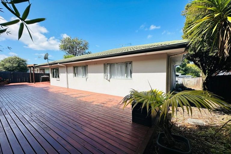 Photo of property in 2/91 Weldene Avenue, Glenfield, Auckland, 0629