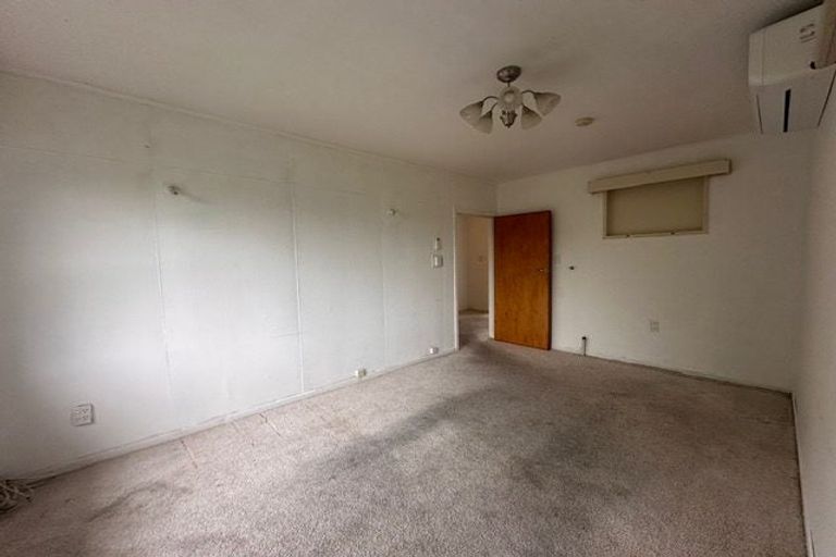 Photo of property in 88 Newlands Road, Newlands, Wellington, 6037