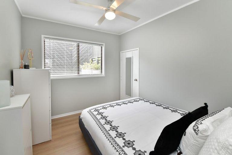 Photo of property in 73b Vipond Road, Stanmore Bay, Whangaparaoa, 0932