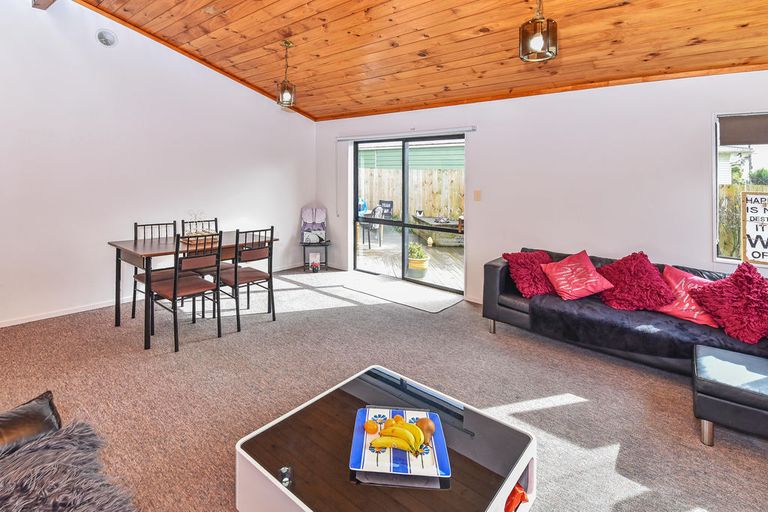 Photo of property in 2/16 Boundary Road, Opaheke, Papakura, 2113