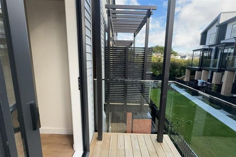 Photo of property in 16 Parkwood Avenue, Westgate, Auckland, 0614