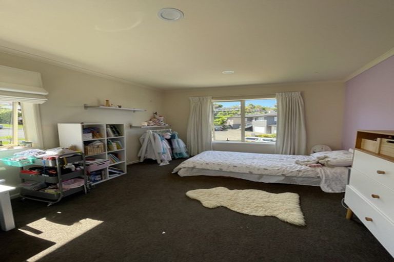 Photo of property in 32 Waldorf Crescent, Orewa, 0931