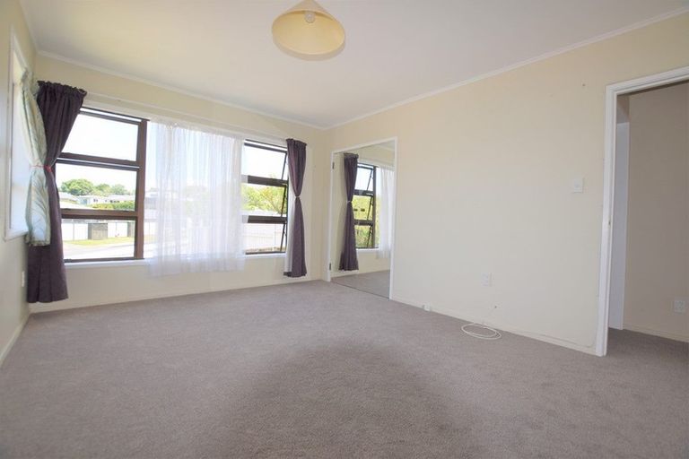 Photo of property in 6 Advene Road, Cockle Bay, Auckland, 2014