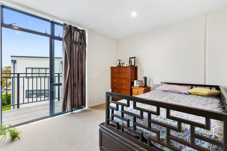Photo of property in Krisley Court, 16/6 Ambrico Place, New Lynn, Auckland, 0600