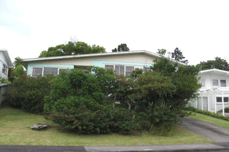 Photo of property in 9 Madison Place, Forrest Hill, Auckland, 0620
