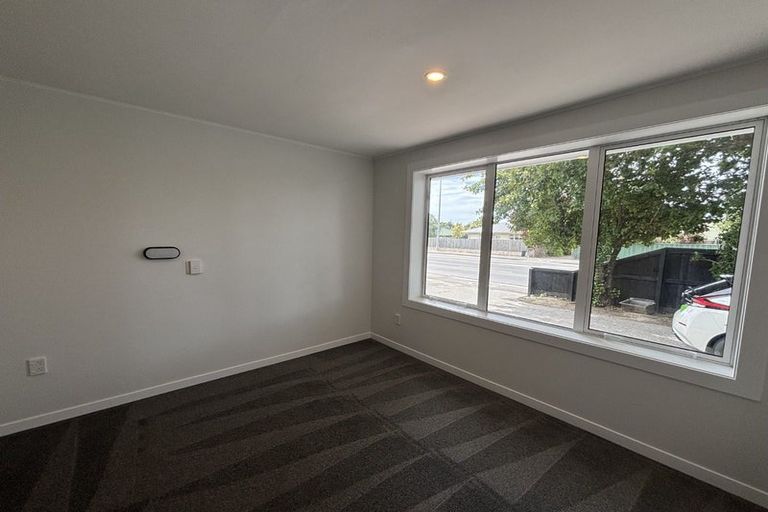 Photo of property in 34 Curletts Road, Sockburn, Christchurch, 8042