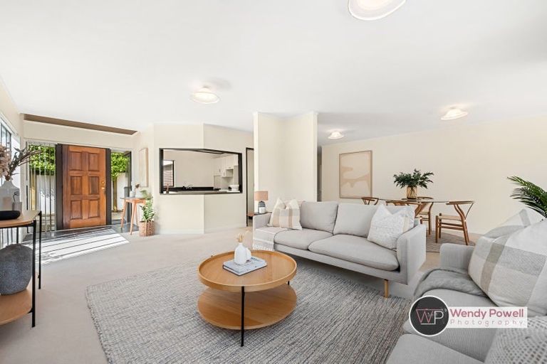 Photo of property in 4 Sutherland Avenue, Silverstream, Upper Hutt, 5019