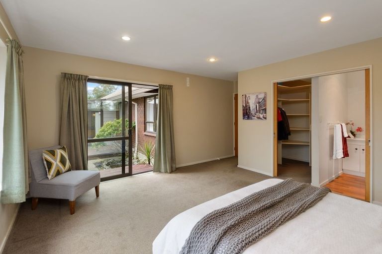 Photo of property in 21 Forest Park Place, Parklands, Christchurch, 8083
