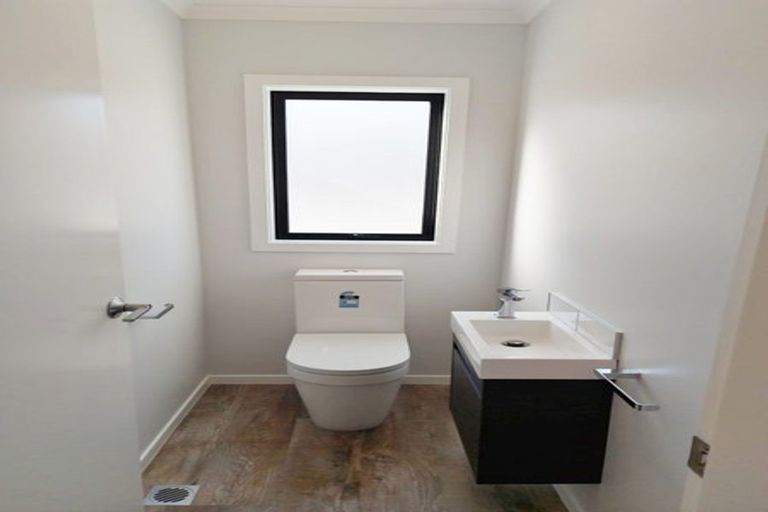 Photo of property in 10 Raeble Walkington Lane, Wallaceville, Upper Hutt, 5018