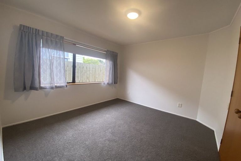 Photo of property in 2/32 Riverside Road, Orewa, 0931
