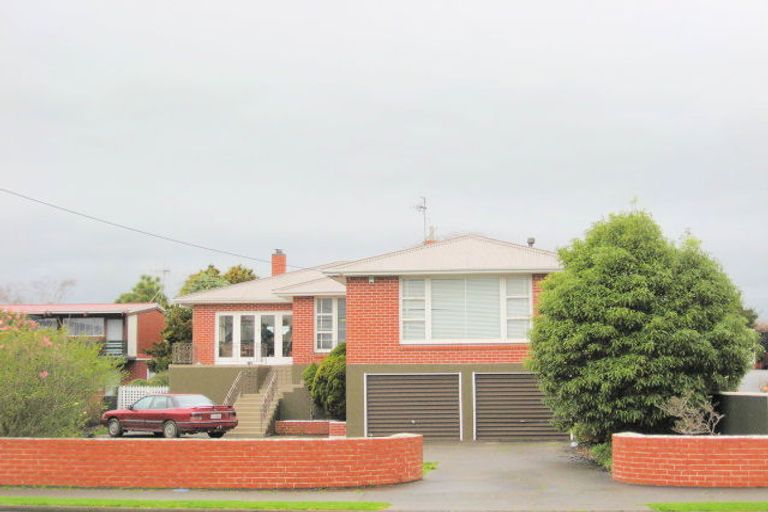 Photo of property in 366 Oxford Street, Levin, 5510