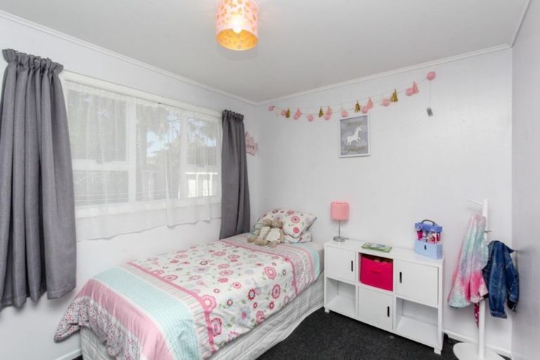 Photo of property in 18 Raniera Street, Glen Avon, New Plymouth, 4312