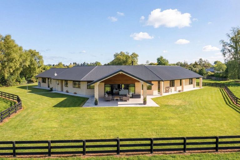 Photo of property in 2/53 Jellicoe Street, Greytown, 5712