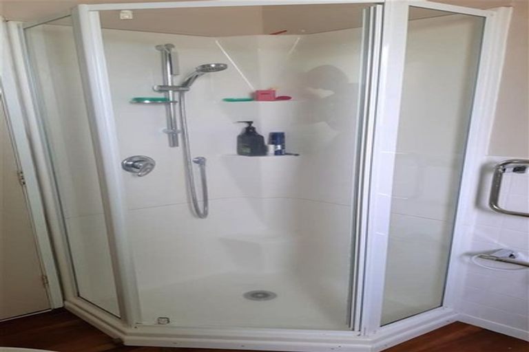 Photo of property in 1/7 Studfall Street, Pakuranga Heights, Auckland, 2010