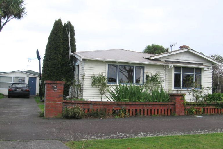 Photo of property in 52 Rangitane Street, Palmerston North, 4414