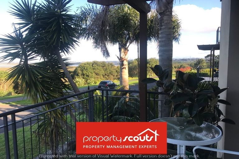 Photo of property in 20 Provence Esplanade, Te Atatu Peninsula, Auckland, 0610