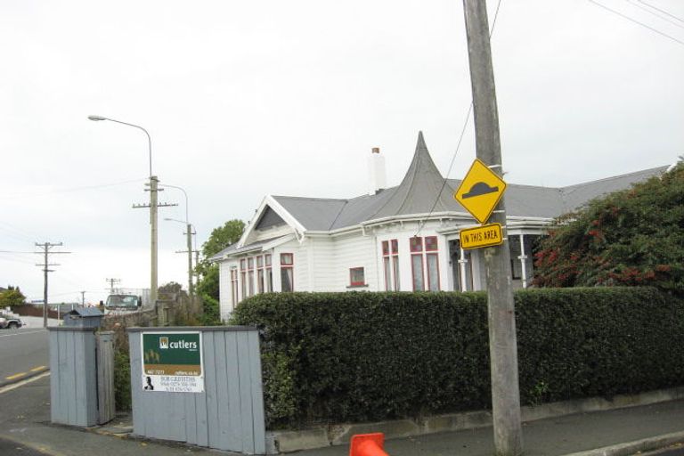 Photo of property in 1 Mataora Road, Kenmure, Dunedin, 9011