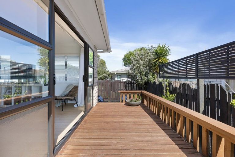 Photo of property in 2/74 Pah Road, Papatoetoe, Auckland, 2025