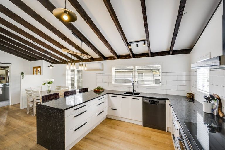 Photo of property in 20 Gebbie Road, Taradale, Napier, 4112