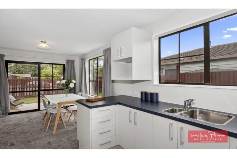 Photo of property in 1/34 Solomon Avenue, Redwood, Christchurch, 8051