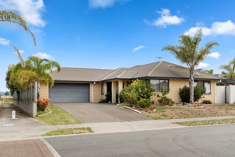 Photo of property in 18 Gibson Place, Papamoa Beach, Papamoa, 3118