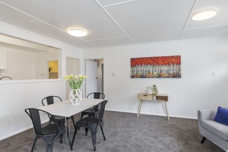 Photo of property in 35 Hanson Grove, Stokes Valley, Lower Hutt, 5019