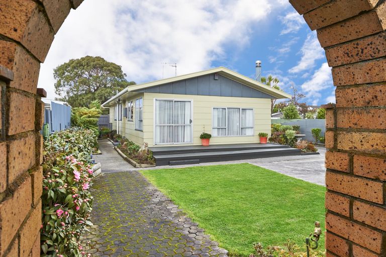 Photo of property in 55 Acacia Street, Kelvin Grove, Palmerston North, 4414