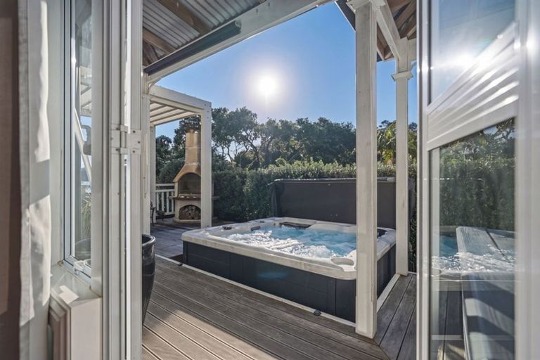 Photo of property in 1 Richmond Road, Mangonui, 0420