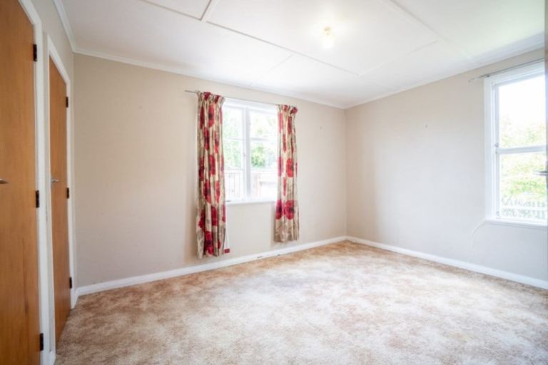 Photo of property in 128 Roberts Line, Kelvin Grove, Palmerston North, 4414