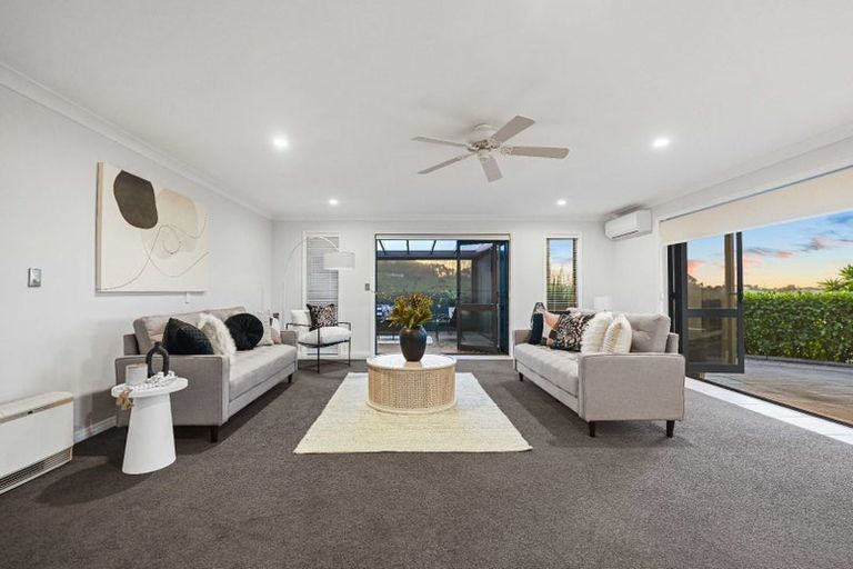 Photo of property in 2 Stonebridge Road, Temple View, Hamilton, 3289