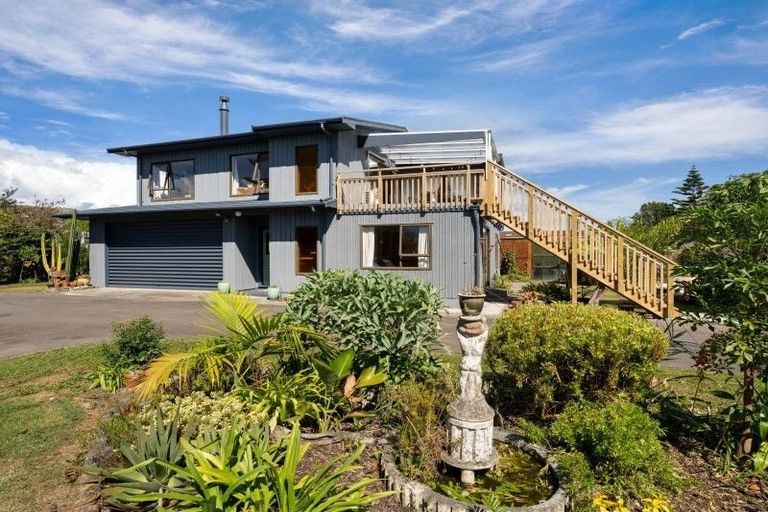 Photo of property in 298 Te Moana Road, Waikanae, 5036