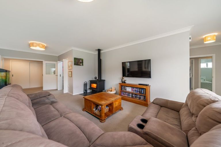 Photo of property in 21 Flotilla Place, Whitby, Porirua, 5024