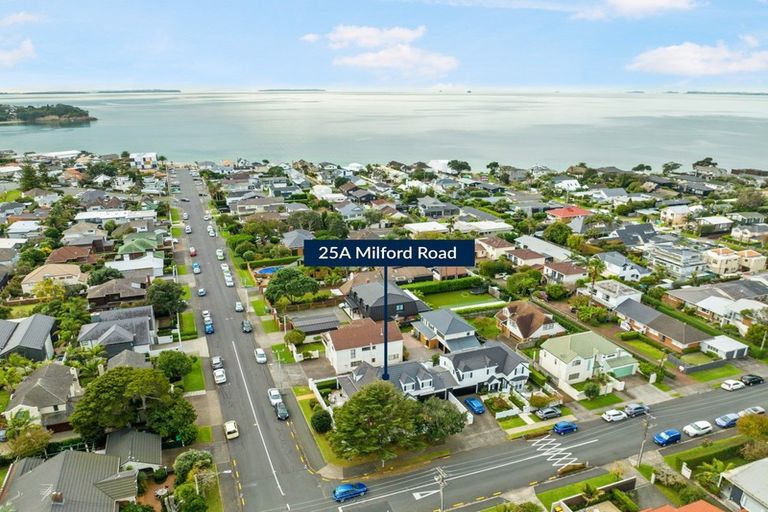 Photo of property in 25a Milford Road, Milford, Auckland, 0620