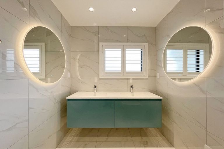 Photo of property in 3 Ballintra Close, Pinehill, Auckland, 0632