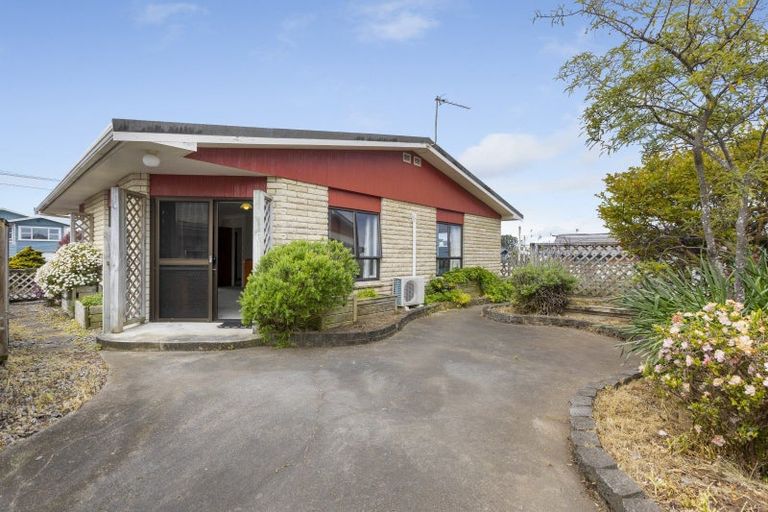 Photo of property in 14 Sackville Street, Fitzroy, New Plymouth, 4312