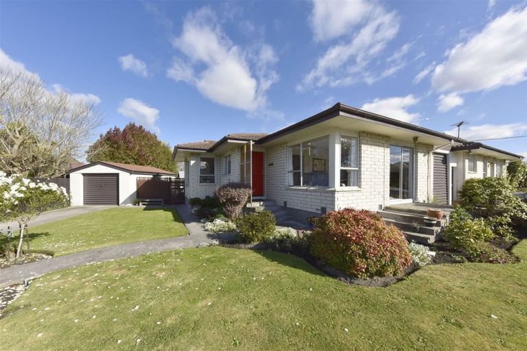 Photo of property in 2a Mallett Place, Halswell, Christchurch, 8025