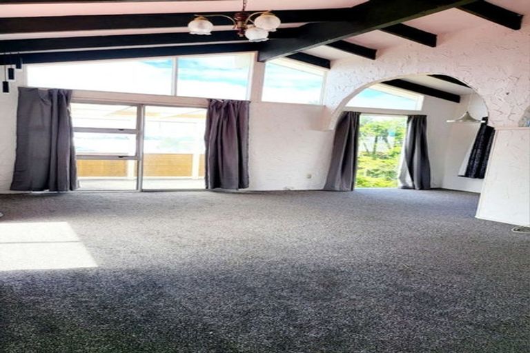 Photo of property in 779 East Coast Road, Northcross, Auckland, 0630