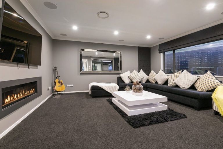 Photo of property in 17 Wautaiti Drive, Riverhead, 0820